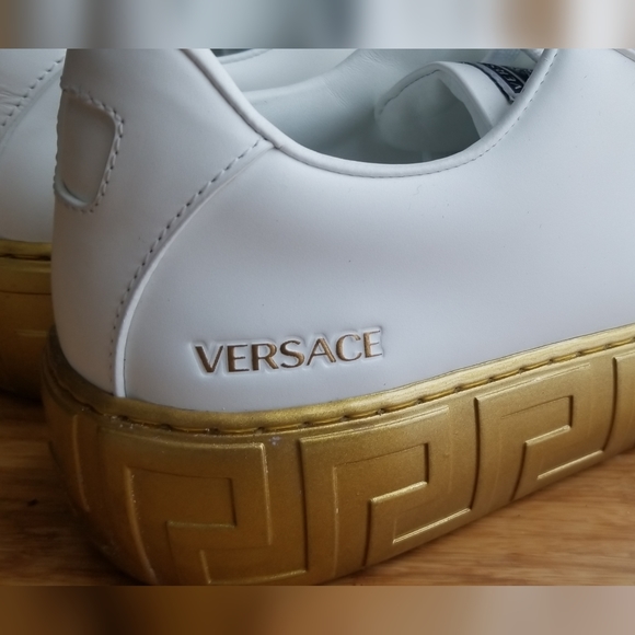 Versace Greca Sneakers New sz8 - Picture 6 of 8